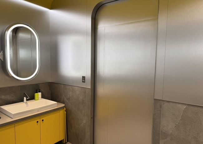 Starlux Airlines Lounge